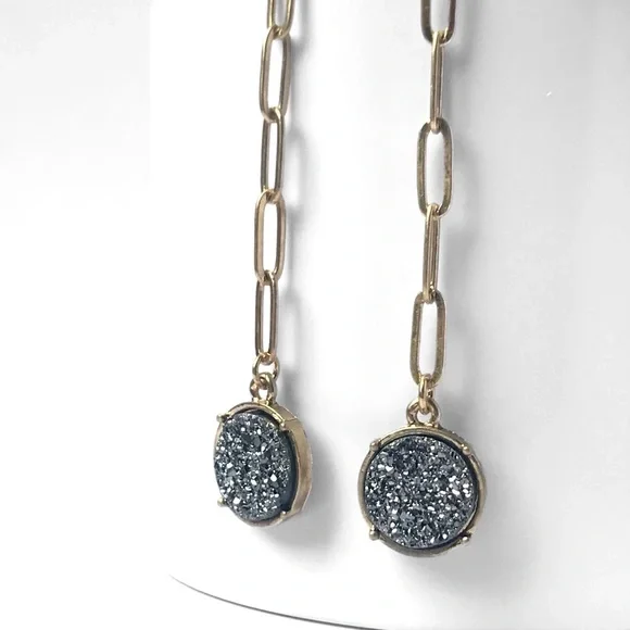 ONLY ONE: Druzy metal link post hematite women’s fashion earrings - Picture 2 of 3